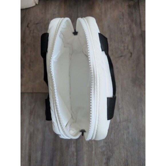 CHANEL Cosmetics Mini Bag Mini Boston Bag Pouch White Limited Edition New - Picture 6 of 11